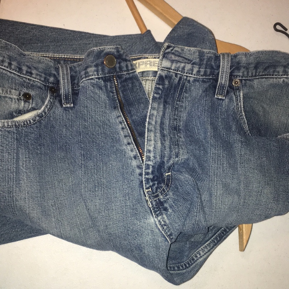 Distressed - Picture 3 of 5